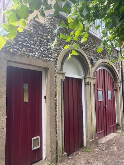 Central Medieval Grid Unique Home With Gated Parking Bury St. Edmunds Exterior foto